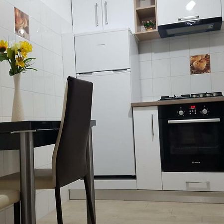 Tina Apartament 2 Craiova Exterior photo